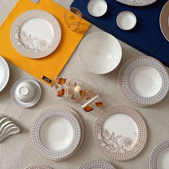 Set porcelain crockery of 47 items фото 3