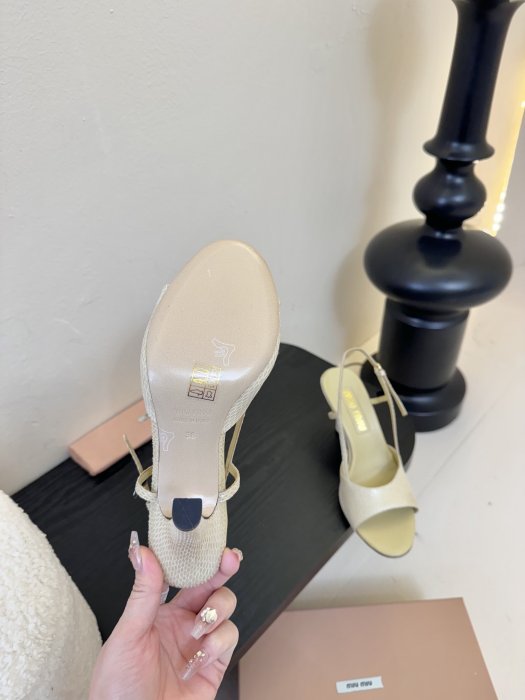 Босоножки фото 6