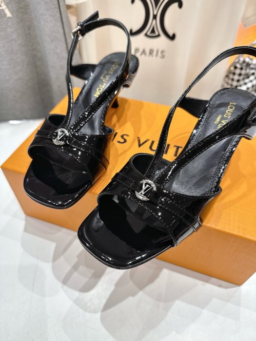 Босоножки фото 7