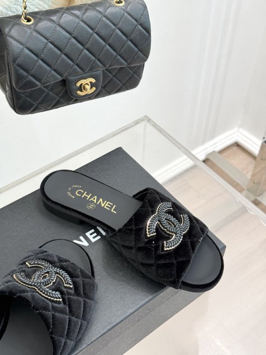 Шлепанцы фото 5