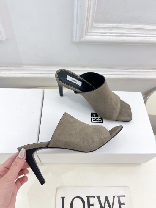 Босоножки фото 6