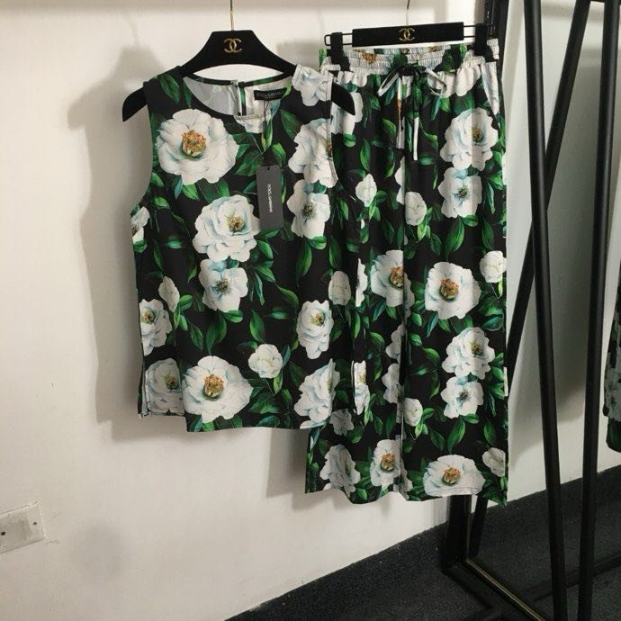 Костюм женский