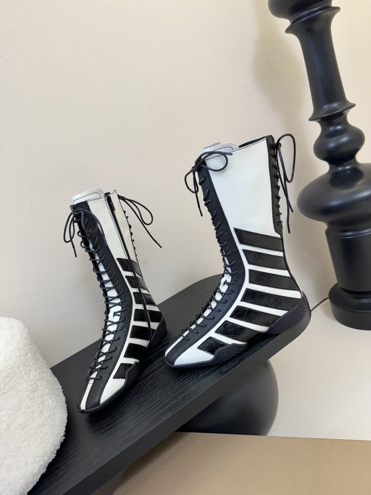 Чоботи жіночі на шнурівці фото 3