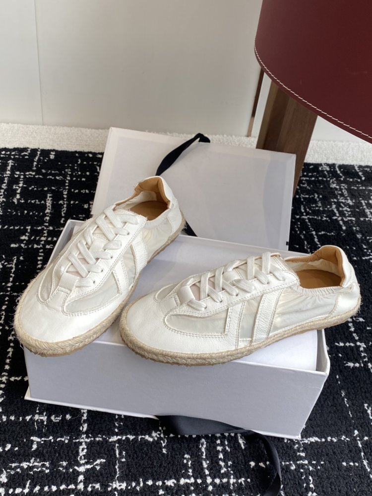 Кросівки жіночі фото 3