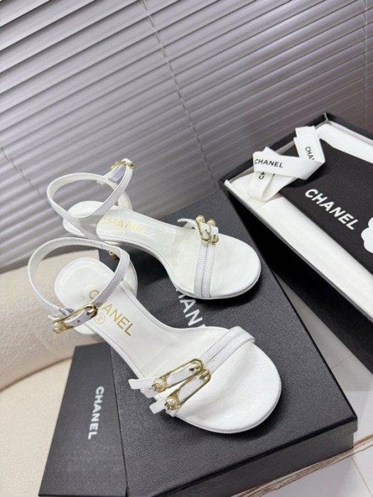 Босоножки фото 5