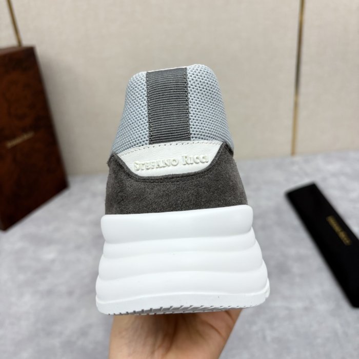 Кросівки фото 9