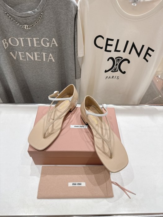 Босоножки фото 2