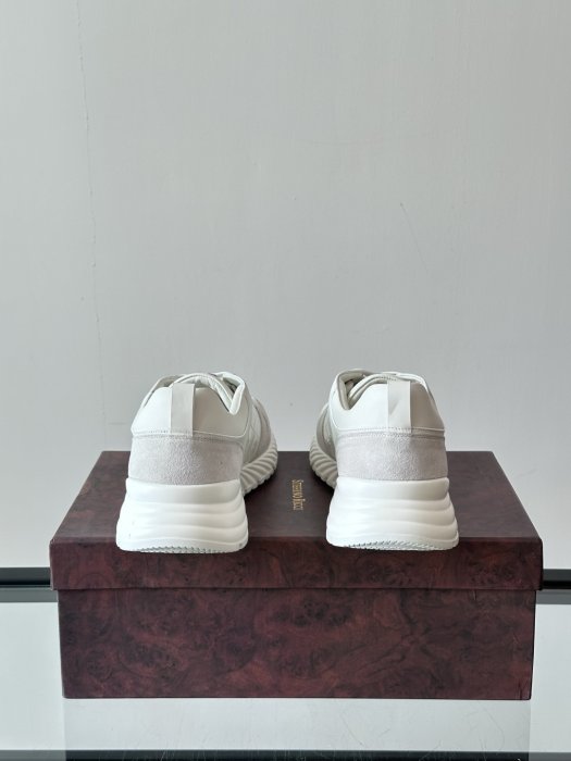 Кросівки фото 8