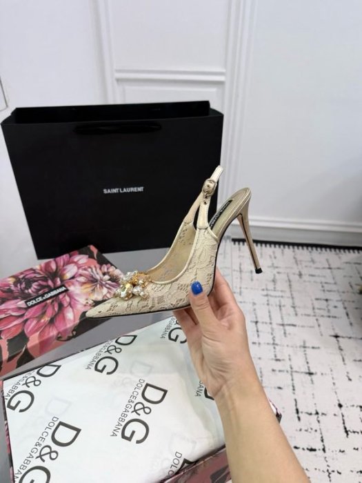 Sandals on high heel фото 2