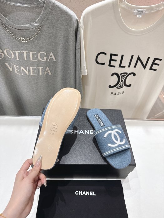 Шлепанцы фото 9