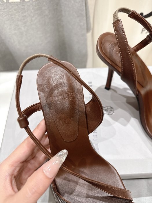 Босоножки фото 6