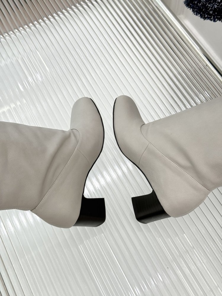 Чоботи жіночі фото 8