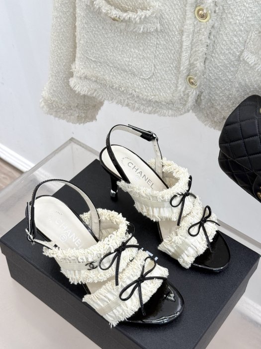 Босоножки фото 3