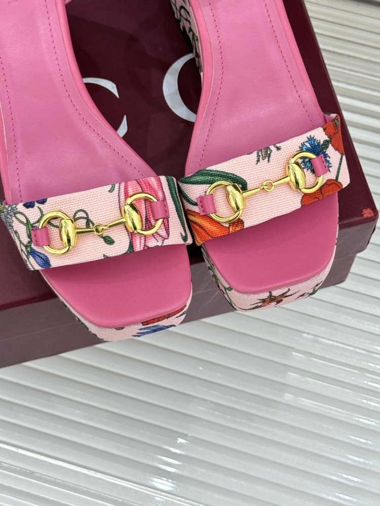 Босоножки фото 7