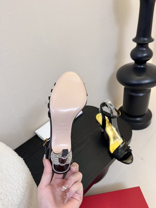 Босоножки фото 6