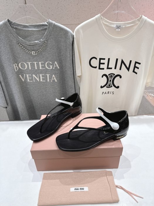 Босоножки фото 3