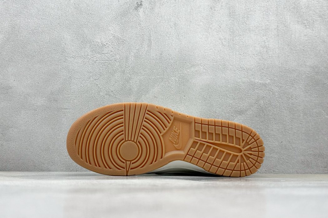 Кроссовки Supreme x Nk SB Dunk Low фото 4