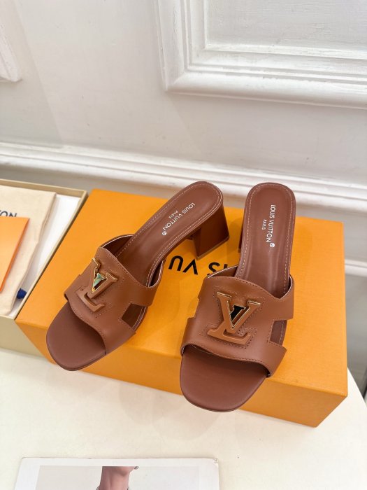 Босоножки фото 3