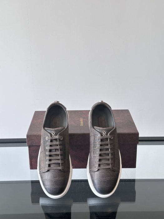 Кроссовки фото 6