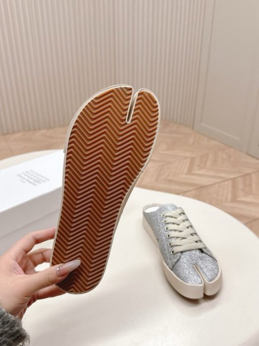 Кеди мюли з роздвоєним носком фото 8