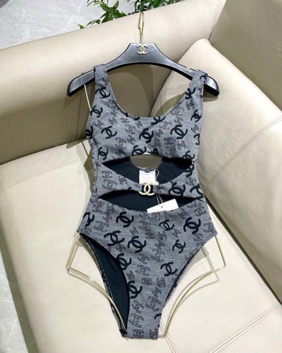 Swimsuit фото 4