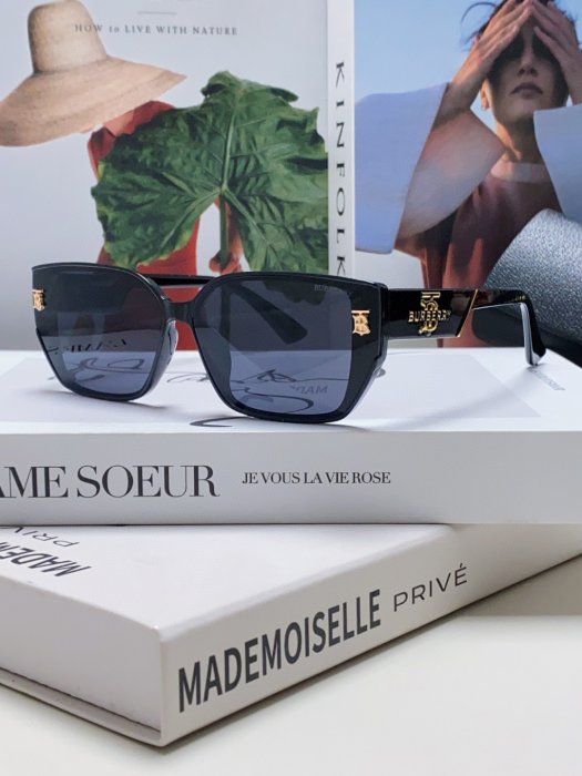 Окуляри сонцезахисні