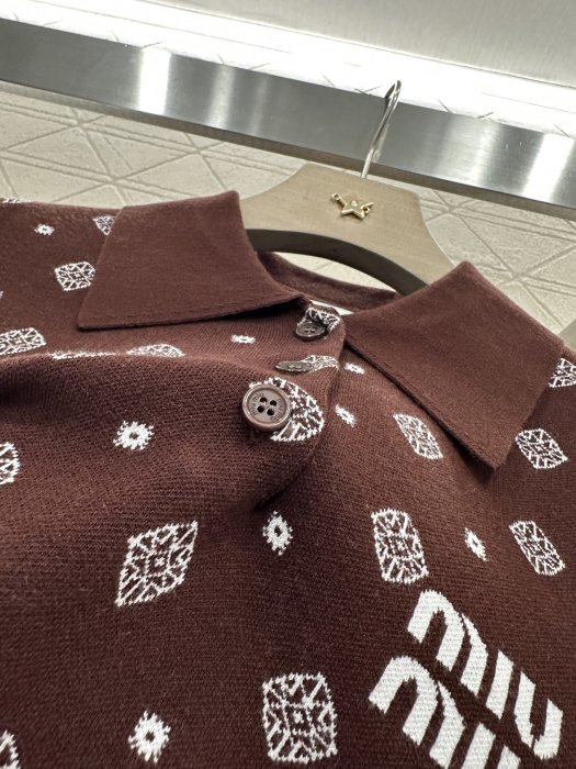 Футболка жіноча фото 7