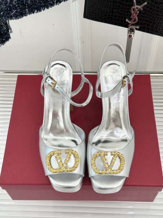 Босоножки фото 4