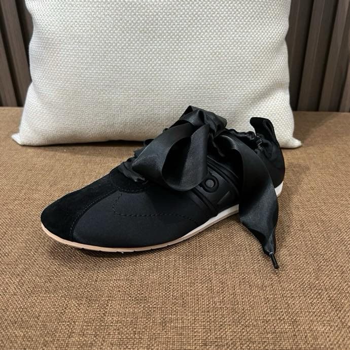 Кросівки жіночі фото 7