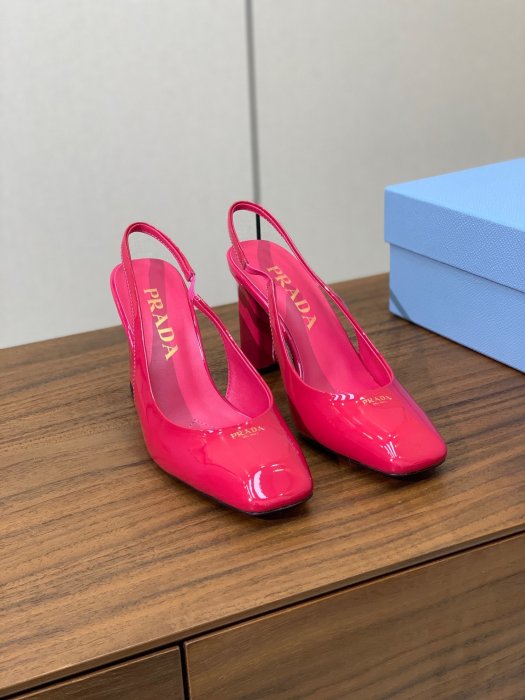 Босоножки фото 8