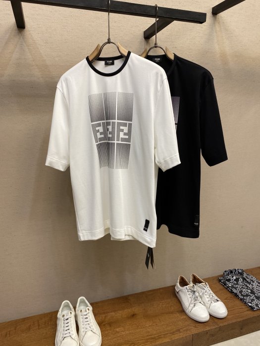 T-shirt men's фото 3