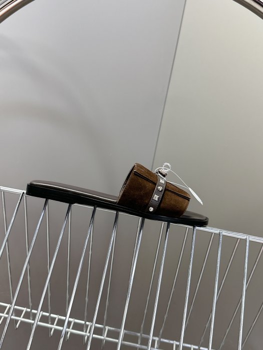 Шлепанцы фото 5