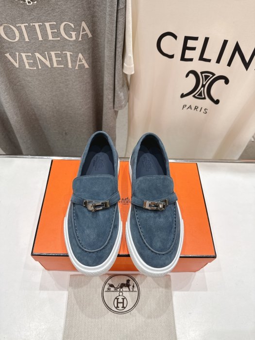 Лоферы женские