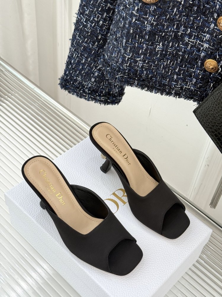 Босоніжки фото 3