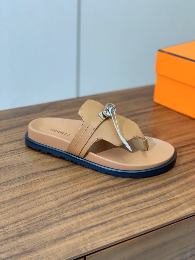 Шлепанцы женские фото 4