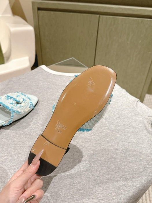 Шлепанцы фото 4