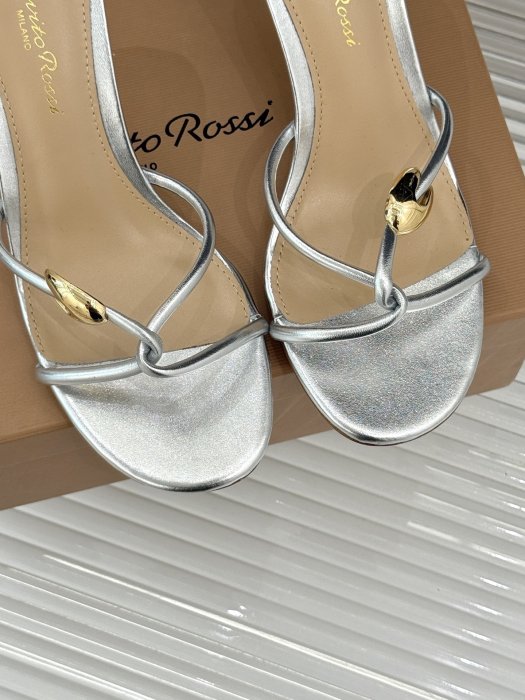 Sandals on stud фото 7