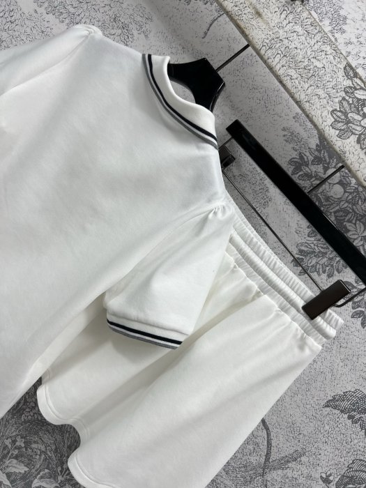 Костюм женский фото 8