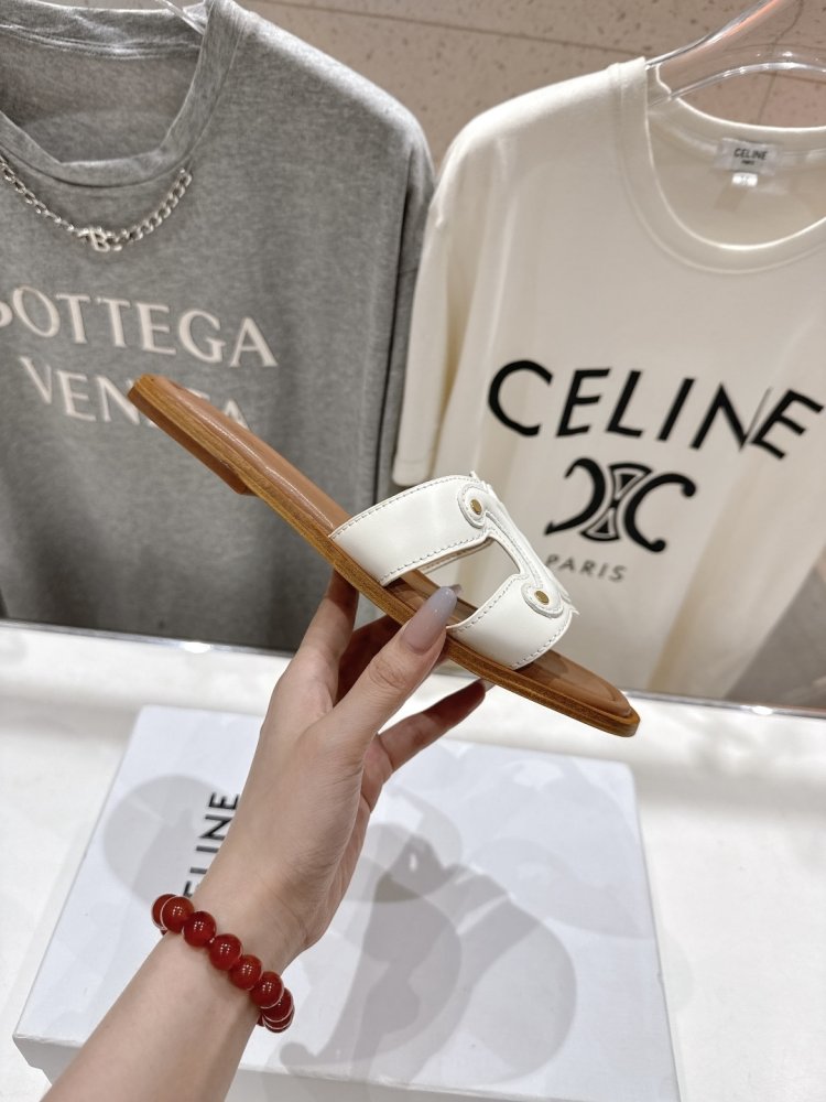 Шлепанцы женские фото 5