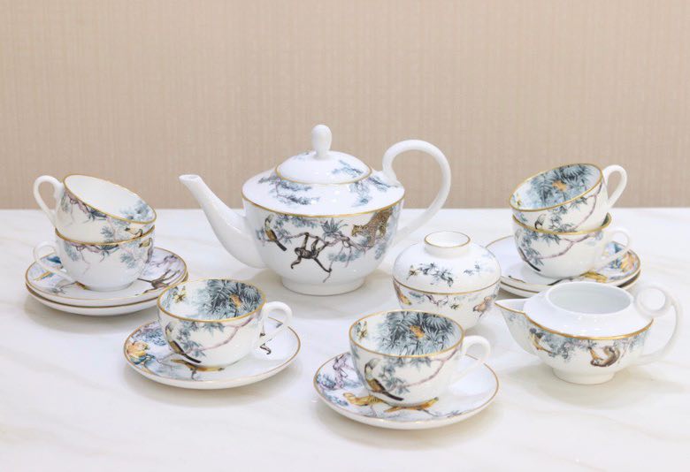 Tea service of bone porcelain, series Dior Lily of the Valley