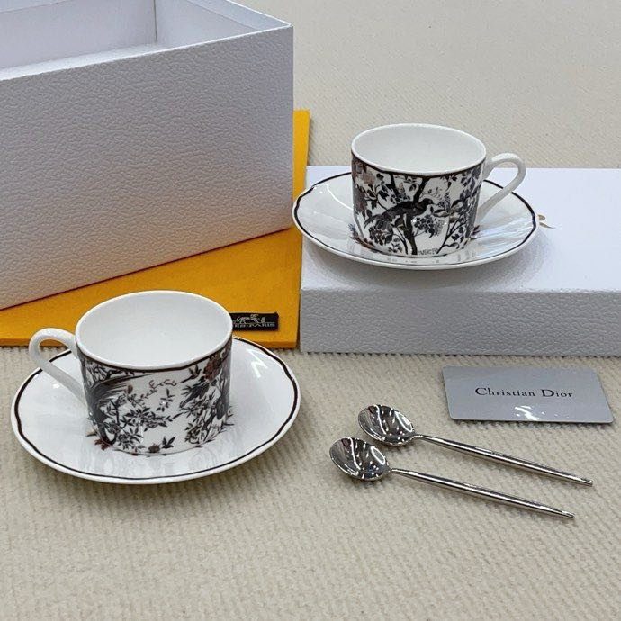 Set crockery of bone porcelain Dior Maison Winter Garden фото 8