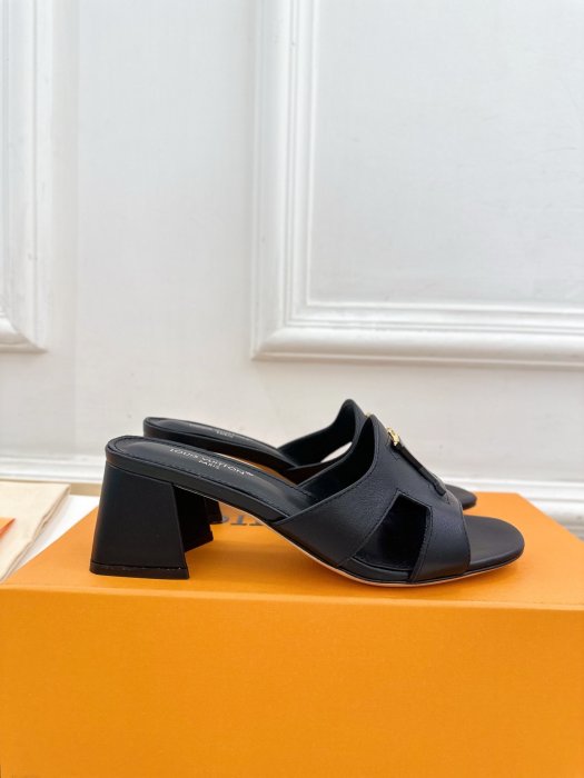 Босоножки фото 2