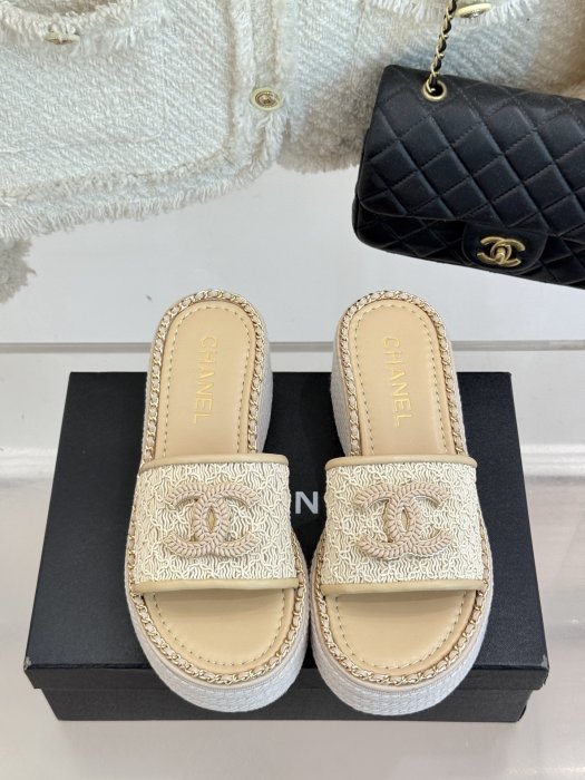 Шльопанці жіночі фото 4