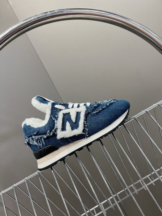 Кросівки жіночі на хутрі Miu Miu х New Balance 574