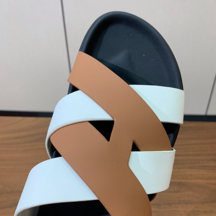 Сандалі жіночі фото 5