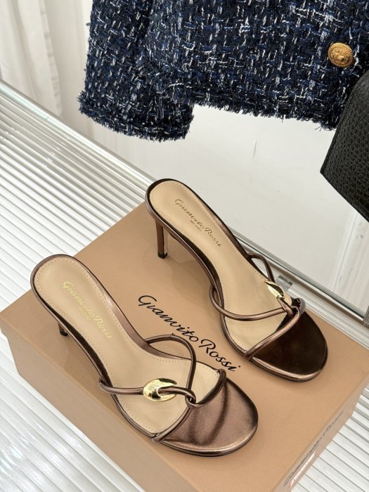 Sandals on stud фото 3