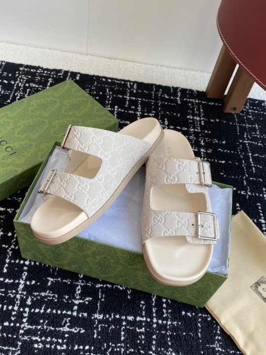 Шлепанцы фото 5