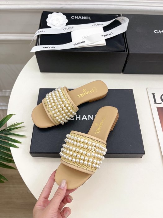 Шлепанцы фото 3