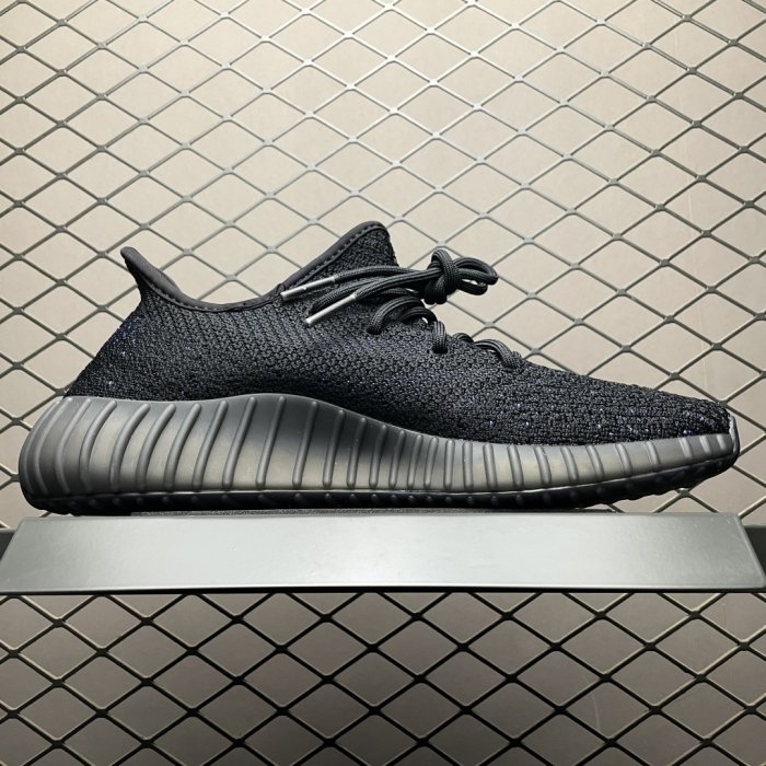 Кроссовки Yeezy Boost 350V2 фото 3
