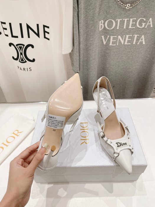 Босоножки фото 9